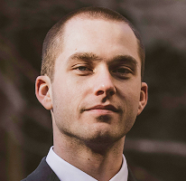 Thomas Whitfield – trading analyst and crypto market expert